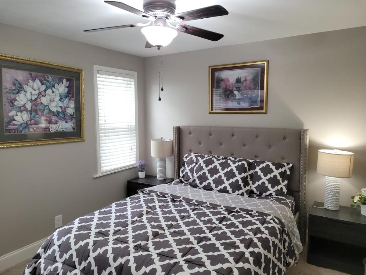 Apartment With Brand New Furniture And Large Parking 西塞内卡 外观 照片