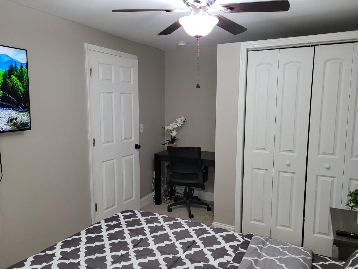 Apartment With Brand New Furniture And Large Parking 西塞内卡 外观 照片