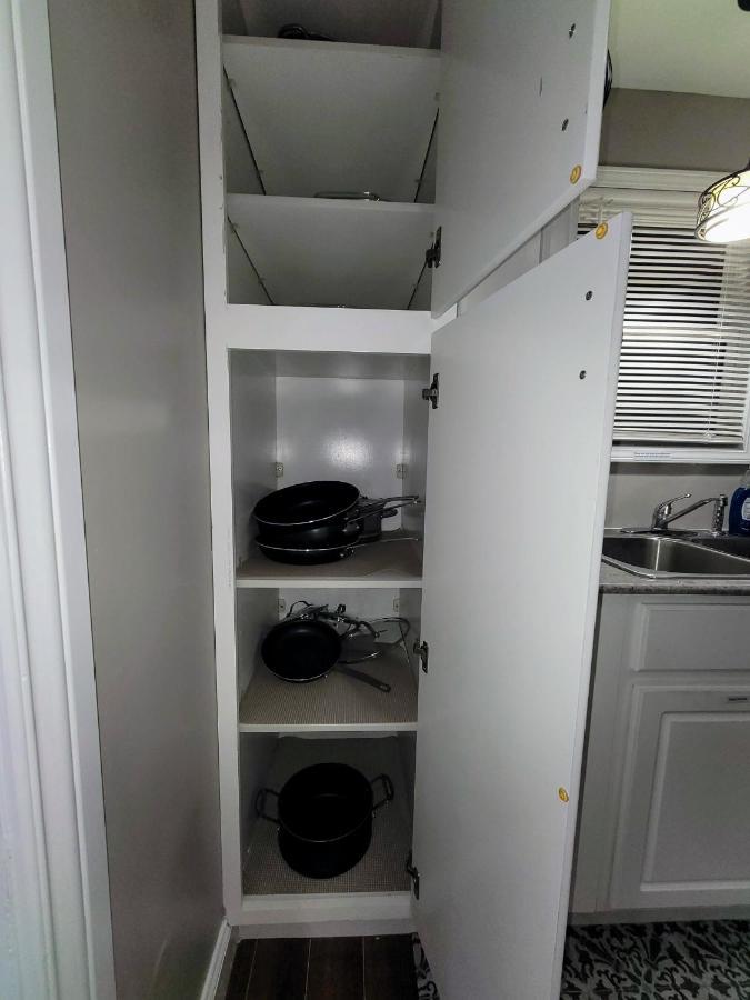 Apartment With Brand New Furniture And Large Parking 西塞内卡 外观 照片
