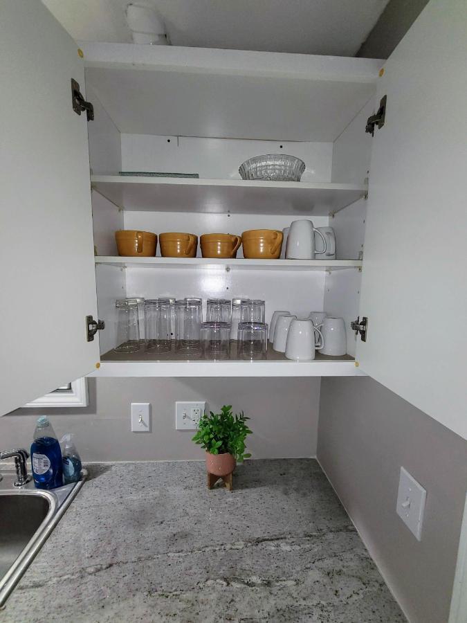 Apartment With Brand New Furniture And Large Parking 西塞内卡 外观 照片